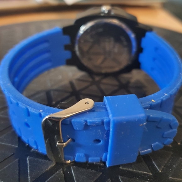 Target Black/Blue Silicone Men's Watch - Picture 2 of 3